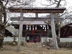 武甲山山頂にある御嶽神社